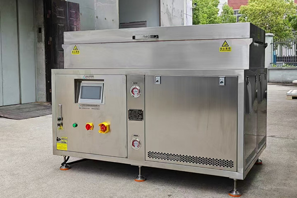 皇冠hg1088-152℃超低温淬火冷冻箱，极致低温技术开启工业冷冻新时代